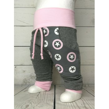 Baby Pumphose mit Tasche Sterne grau rosa